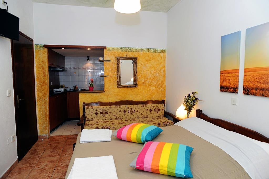 Pansion Andreas Apartamento Tínos Quarto foto